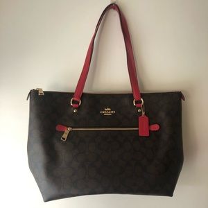 Coach Gallery Tote - Signature Canvas & Leather